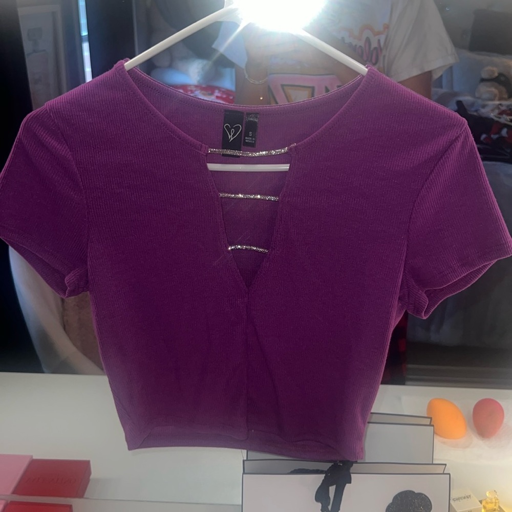 Cute purple top